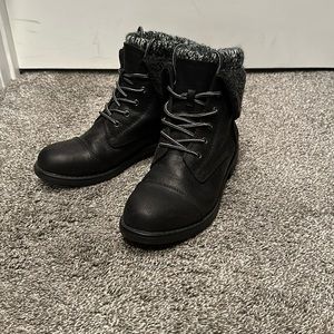 Cliffs by White Mountain combat boots 6.5